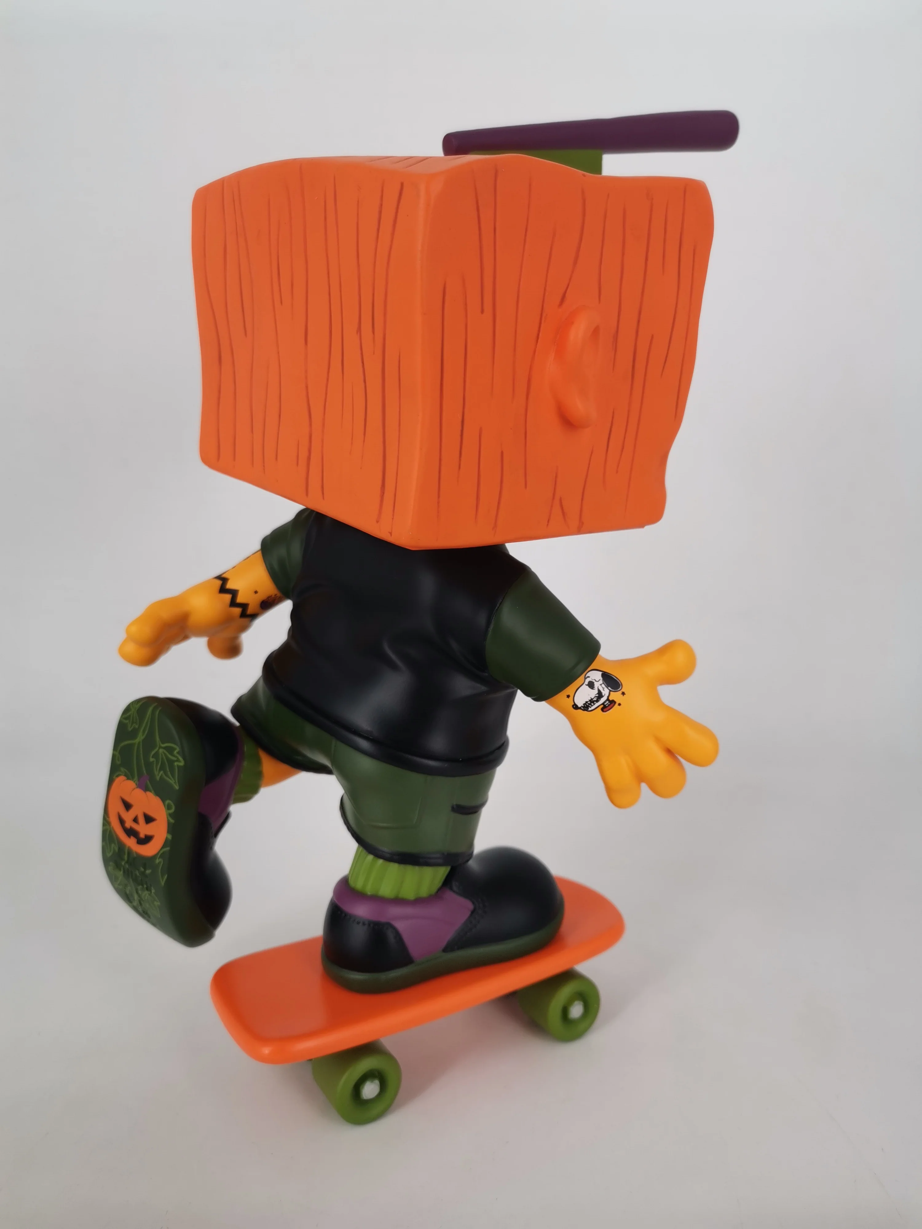 "Block O Lantern"  Vinyl Figure - Image 11