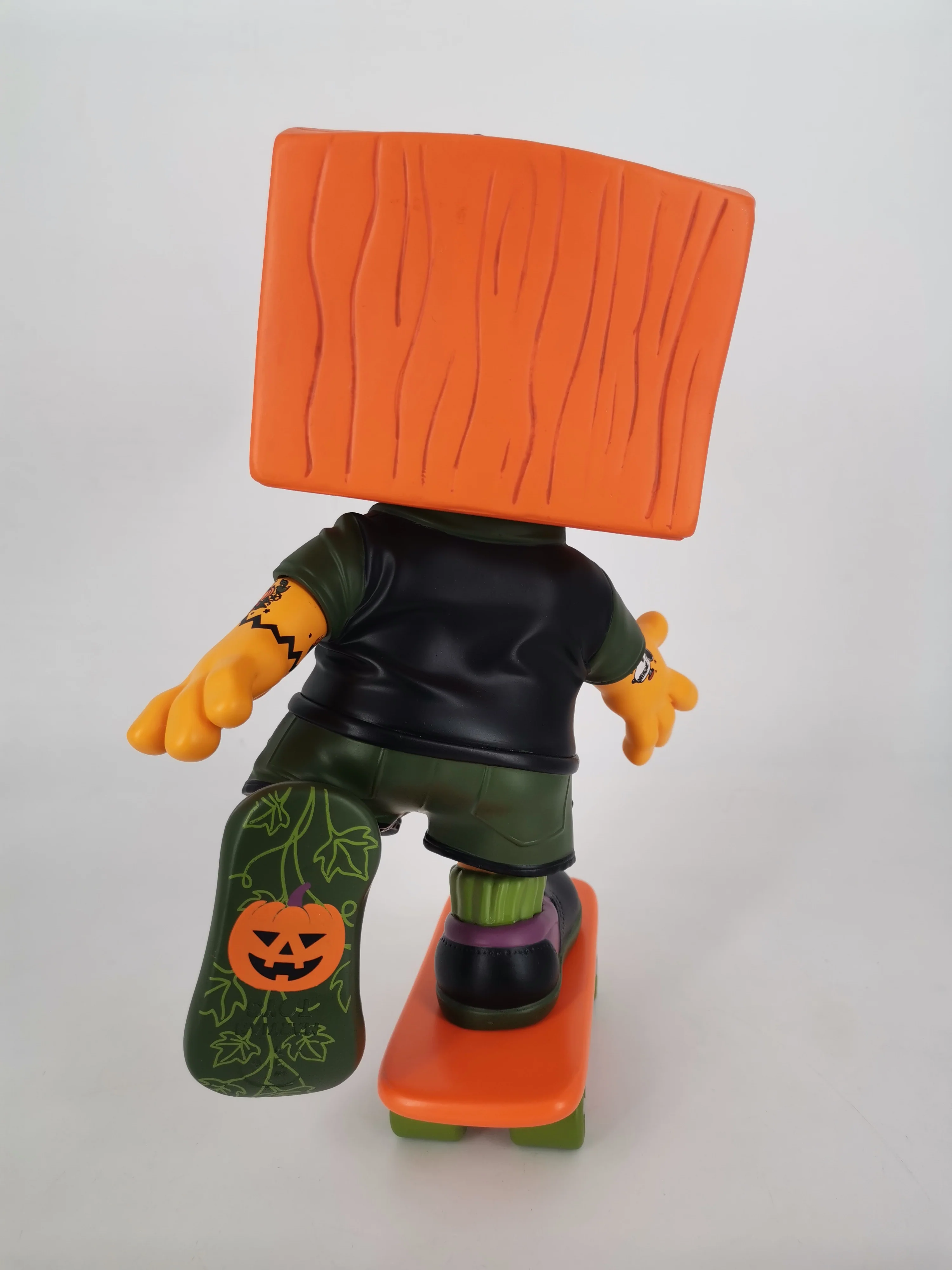 "Block O Lantern"  Vinyl Figure - Image 4