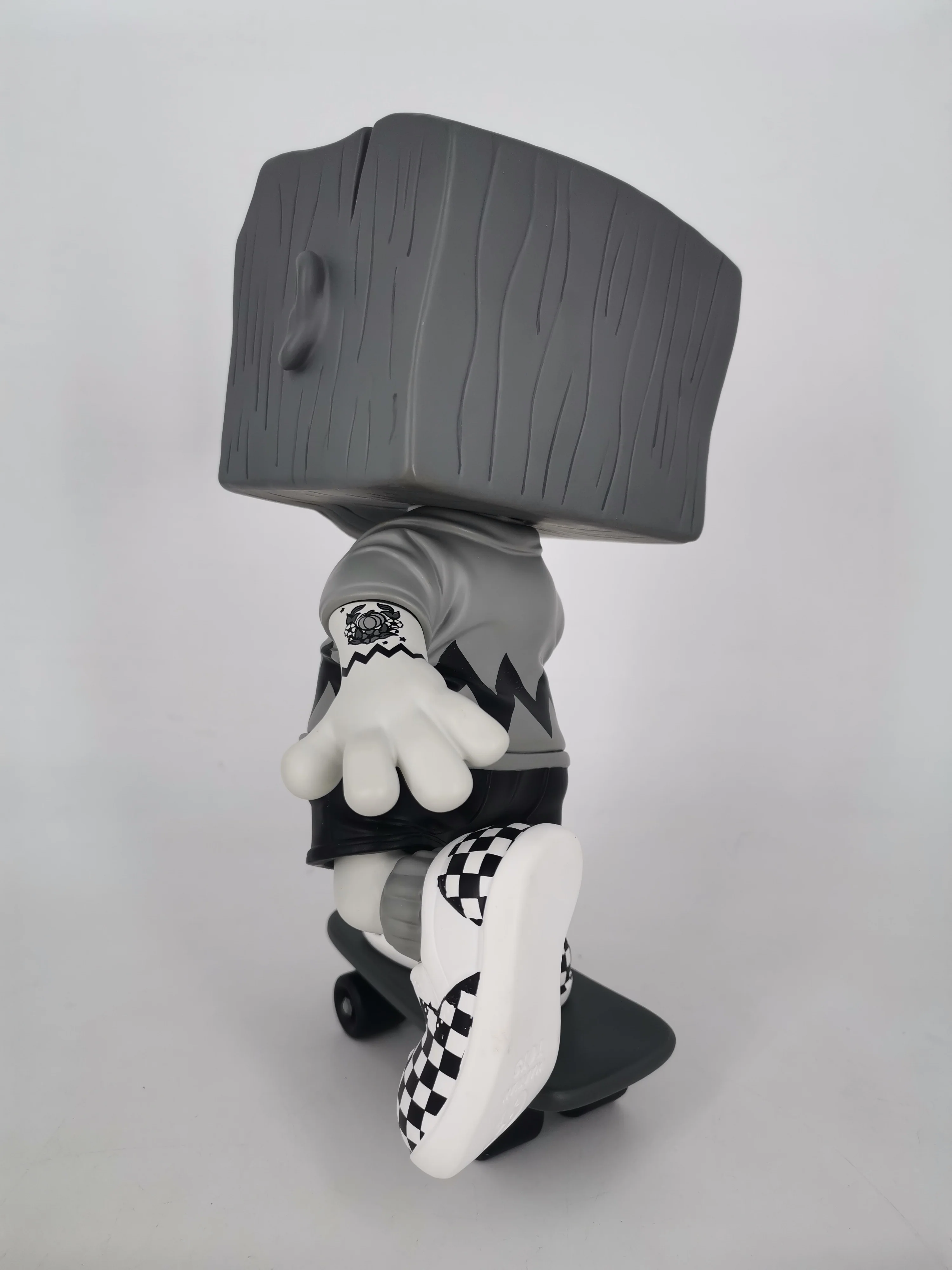 "Newspaper" Black and White Version - Image 7