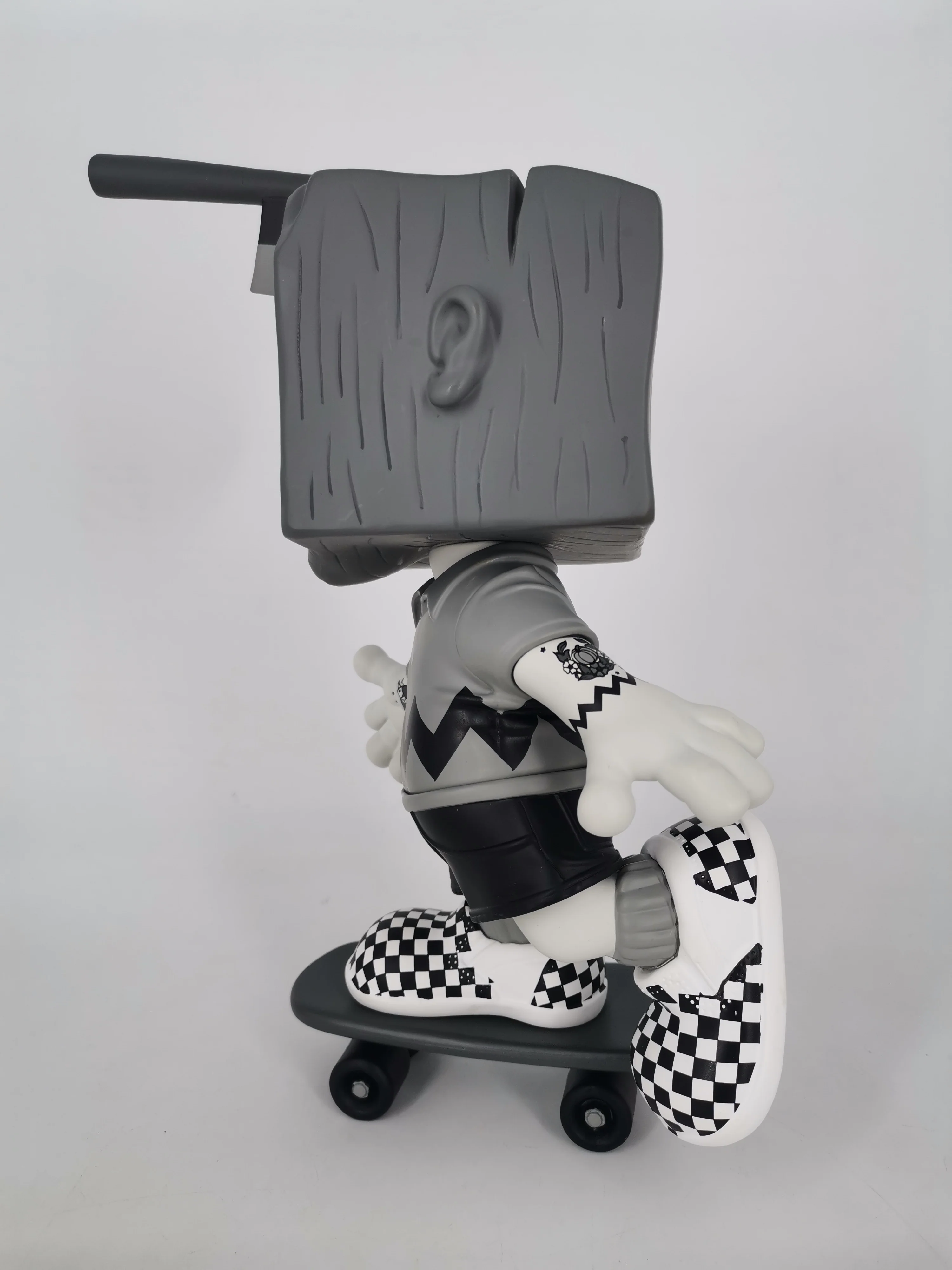 "Newspaper" Black and White Version - Image 8